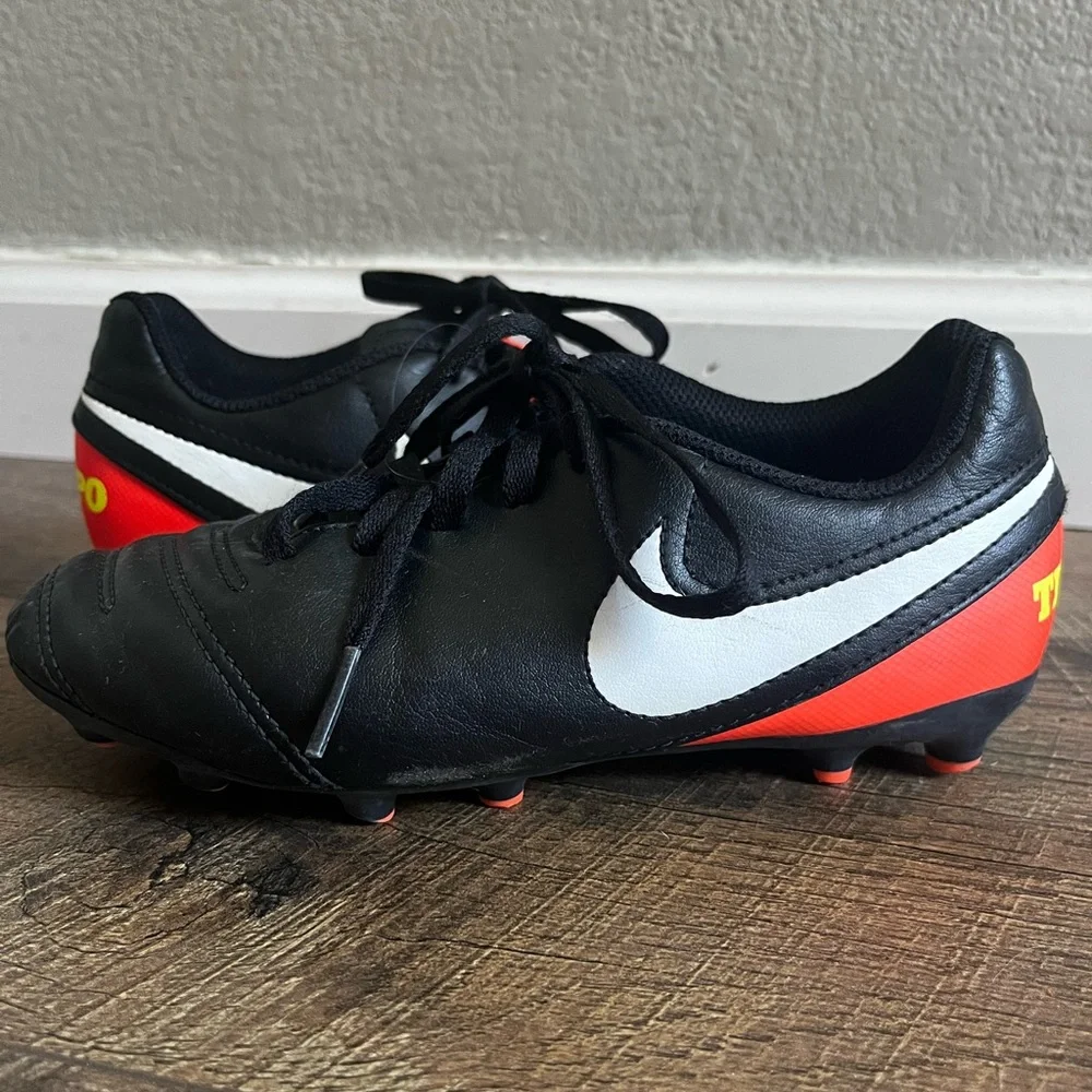 Nike Tiempo Rio III Soccer‎ FG black white hyper orange volt youth 1.5